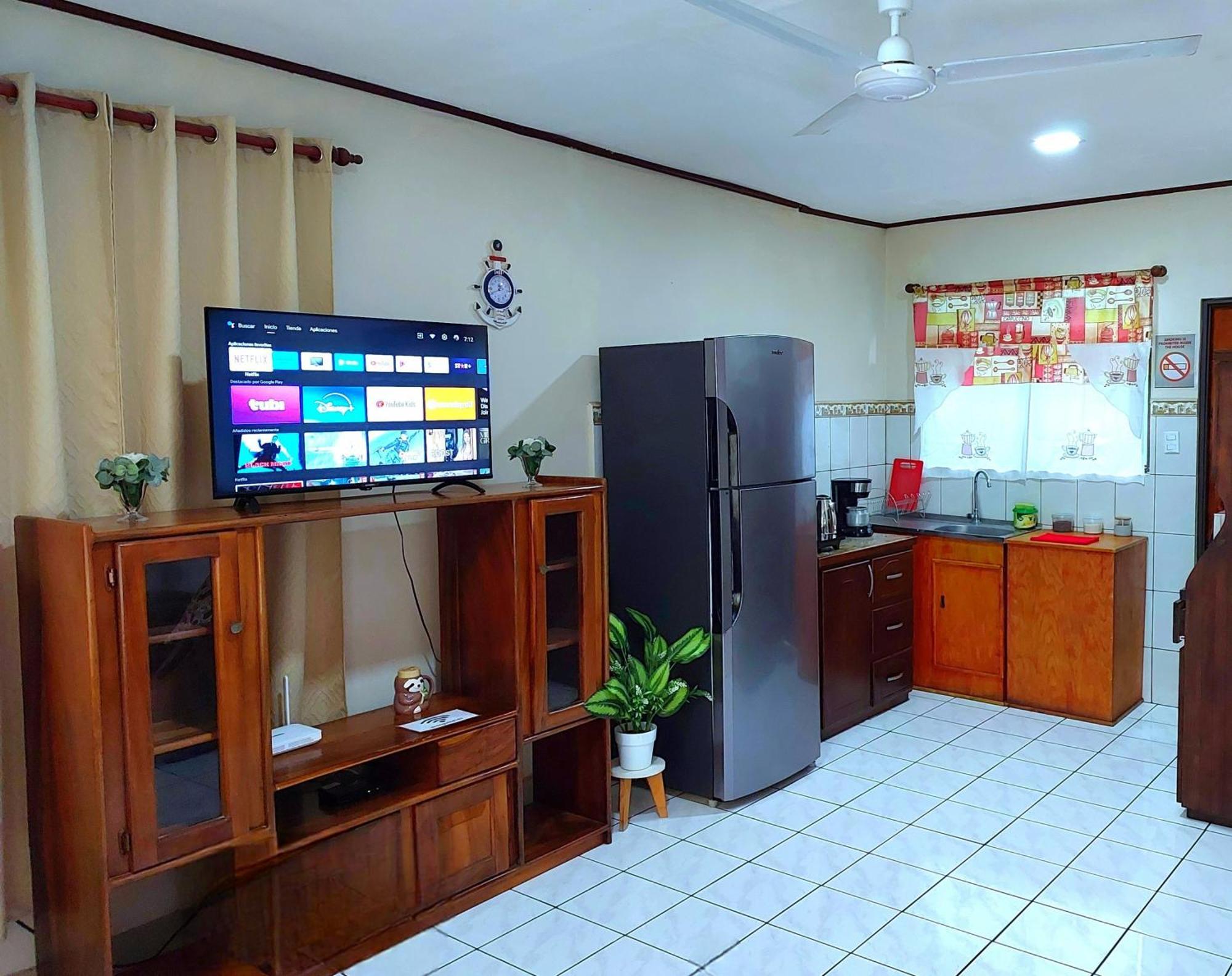 Casa Equipada En El Centro De Puntarenas Villa Eksteriør billede